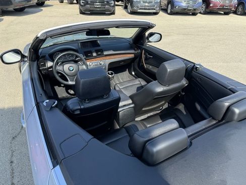 Used 2011 BMW 135i Convertible image 29