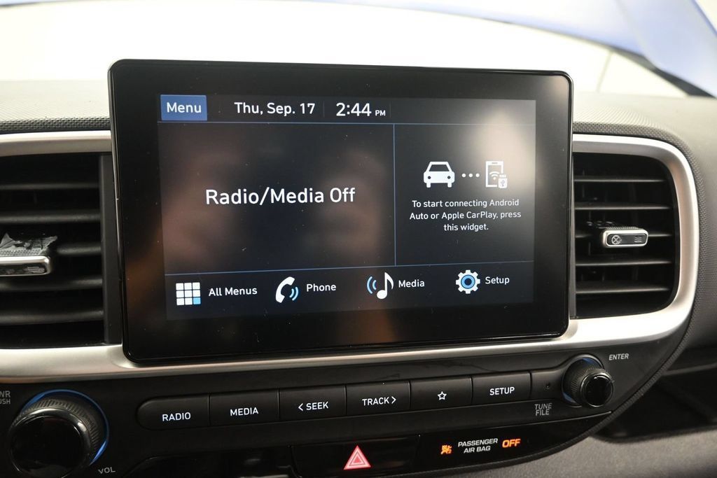 Used 2024 Hyundai Venue SEL FWD image 22