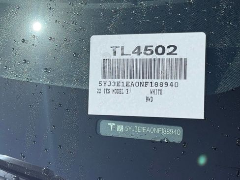 Used 2022 Tesla Model 3 RWD image 7