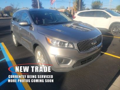 Used 2016 Kia Sorento LX w/ LX Convenience Package