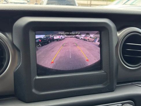Used 2023 Jeep Wrangler Sport AWD/4WD image 31