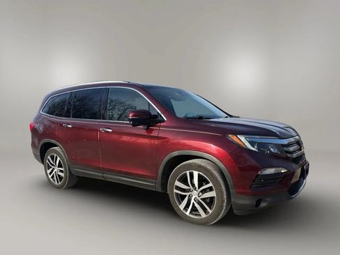 Used 2018 Honda Pilot Touring image 14