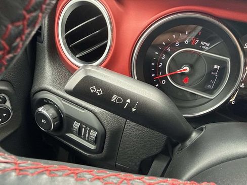 Used 2019 Jeep Wrangler Unlimited Rubicon AWD/4WD image 39