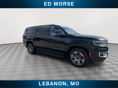 Used 2024 Jeep Wagoneer L Series II AWD/4WD image 9