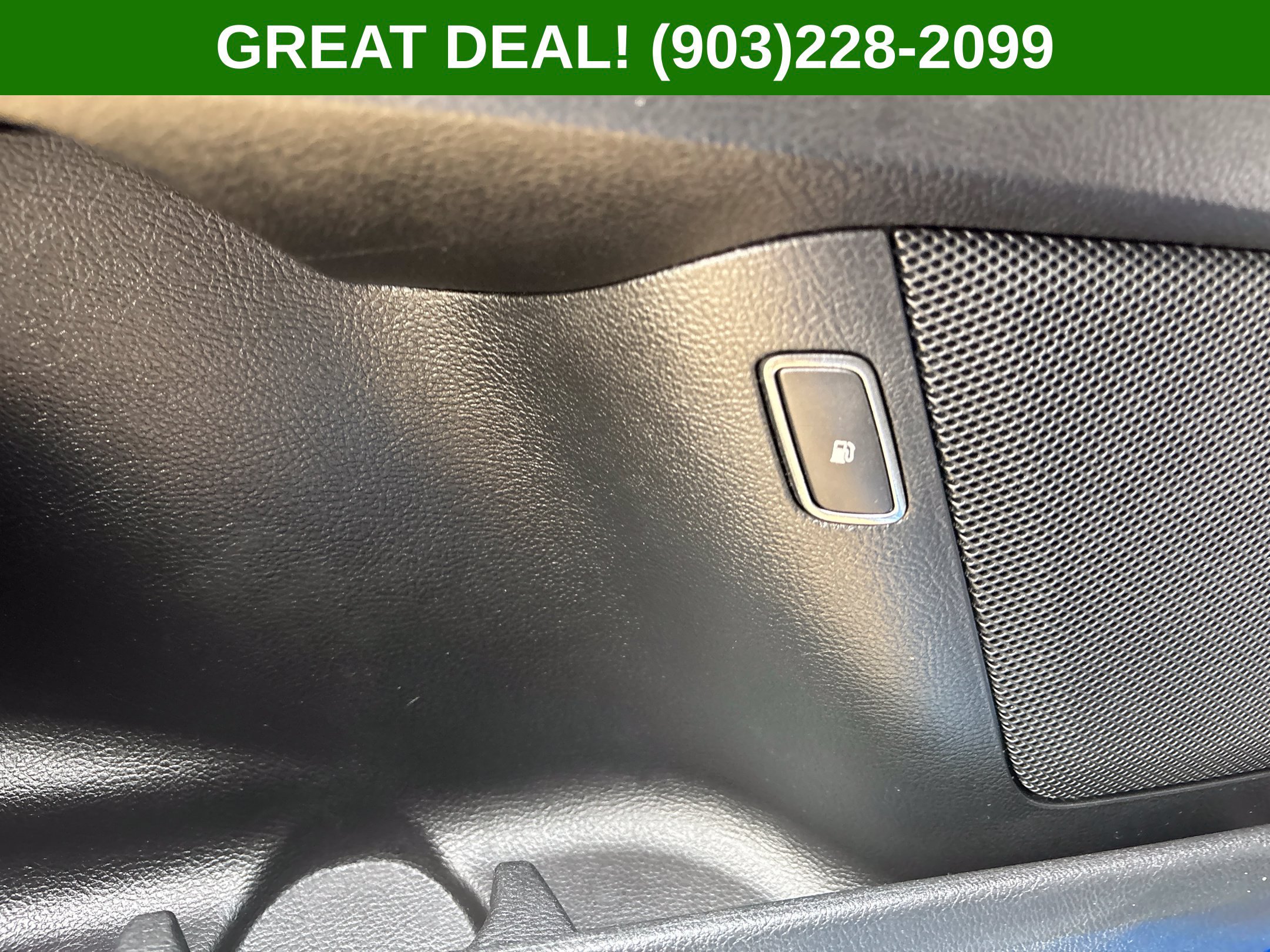 Used 2017 Ford Fusion SE w/ Equipment Group 602A FWD image 26