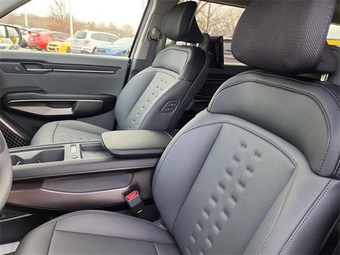 New 2026 Kia EV9 Wind image 13