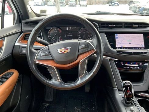 Used 2021 Cadillac XT5 Premium Luxury image 4