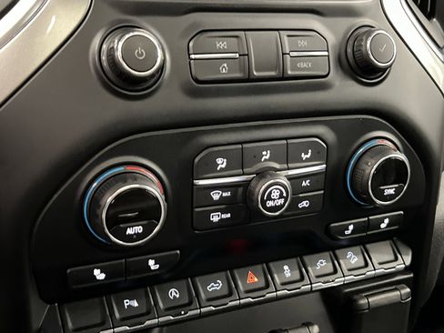 Used 2020 Chevrolet Silverado 1500 RST image 17