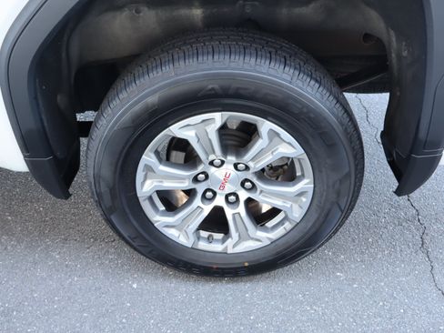 Used 2025 GMC Sierra 1500 SLT AWD/4WD image 38