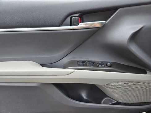 Used 2022 Toyota Camry LE FWD image 38