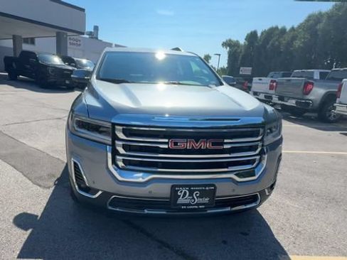 Used 2023 GMC Acadia SLT w/ Preferred Package FWD image 3