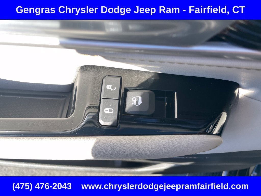 Certified 2025 Jeep Wagoneer Series II AWD/4WD image 43
