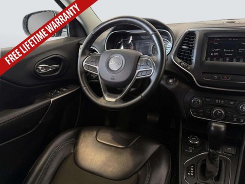 Used 2019 Jeep Cherokee Latitude Plus w/ Cold Weather Group AWD/4WD image 24