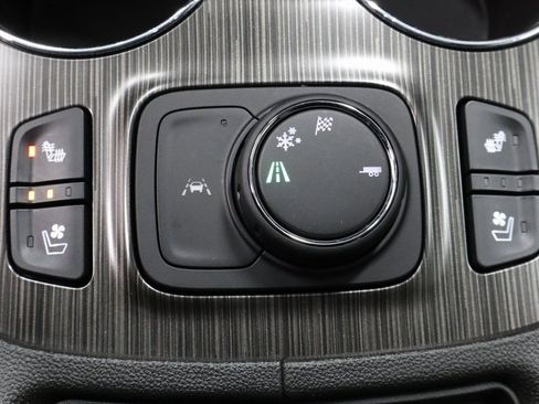 Used 2023 GMC Acadia SLT w/ Preferred Package image 34