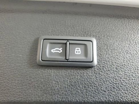 Used 2024 Audi Q5 e Prestige w/ Prestige Package AWD/4WD image 10