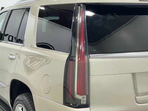 Used 2016 Cadillac Escalade Premium image 36