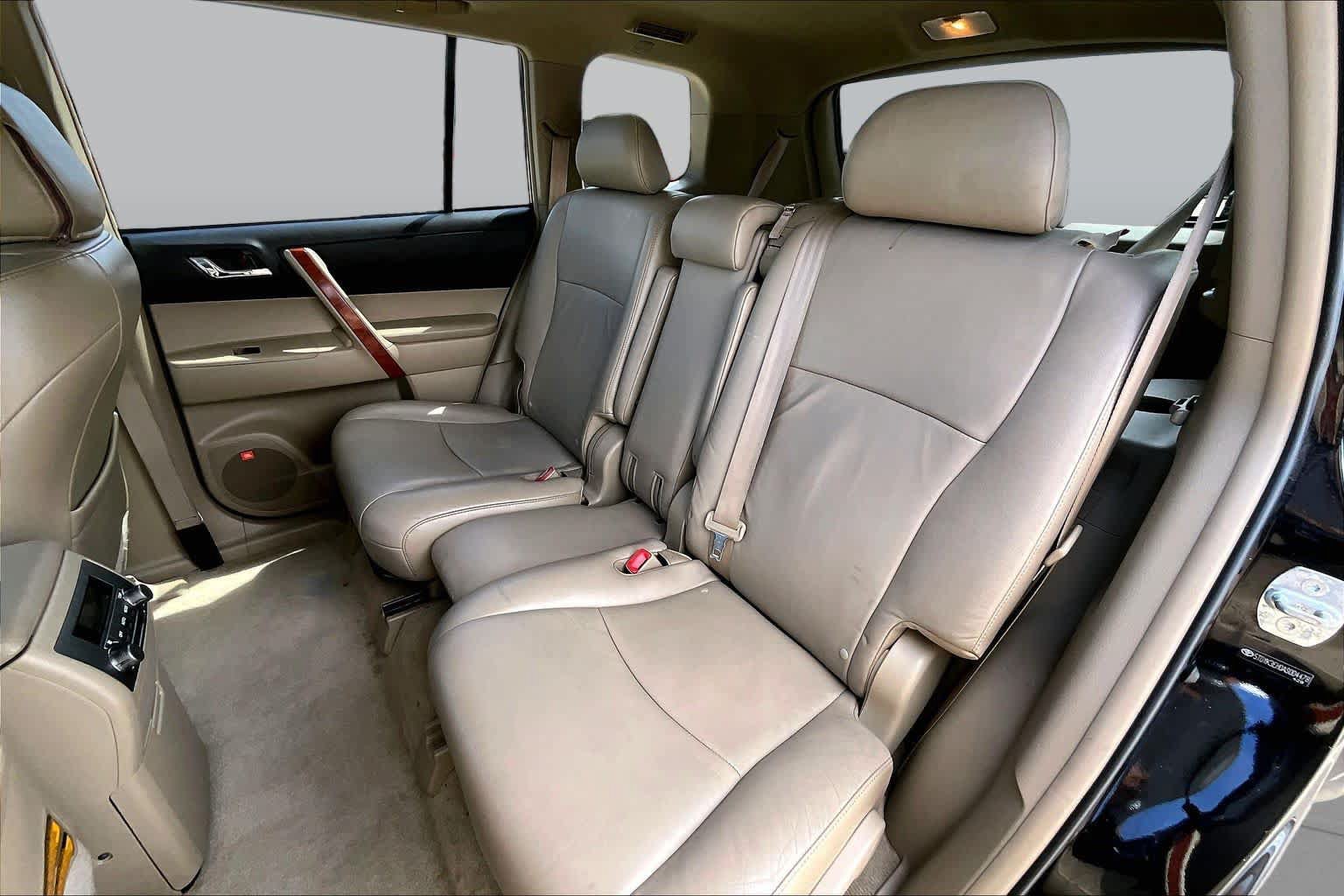 Used 2010 Toyota Highlander Limited w/ Extra Value Pkg 8 FWD image 15