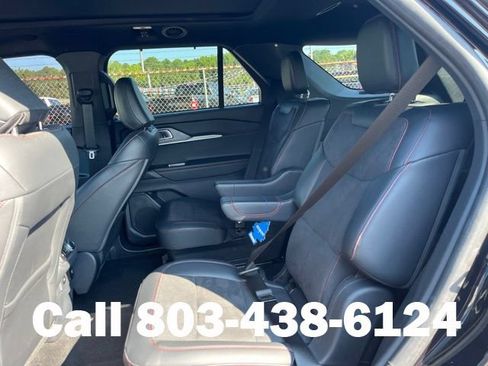 Used 2025 Ford Explorer ST AWD/4WD image 8