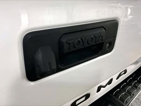 Used 2023 Toyota Tacoma TRD Off-Road image 29
