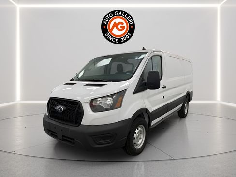 Used 2024 Ford Transit 250 Low Roof RWD image 7