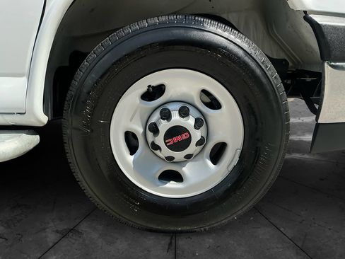 Used 2025 GMC Savana 2500 w/ Driver Convenience Package RWD image 15