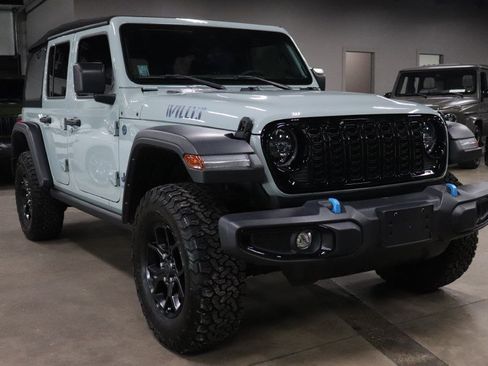 Used 2024 Jeep Wrangler Unlimited AWD/4WD image 7