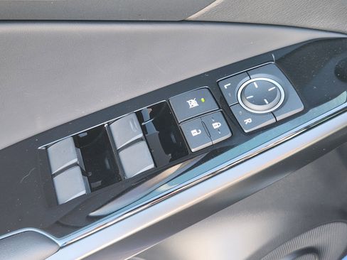 Certified 2025 Lexus IS 350 F Sport image 30