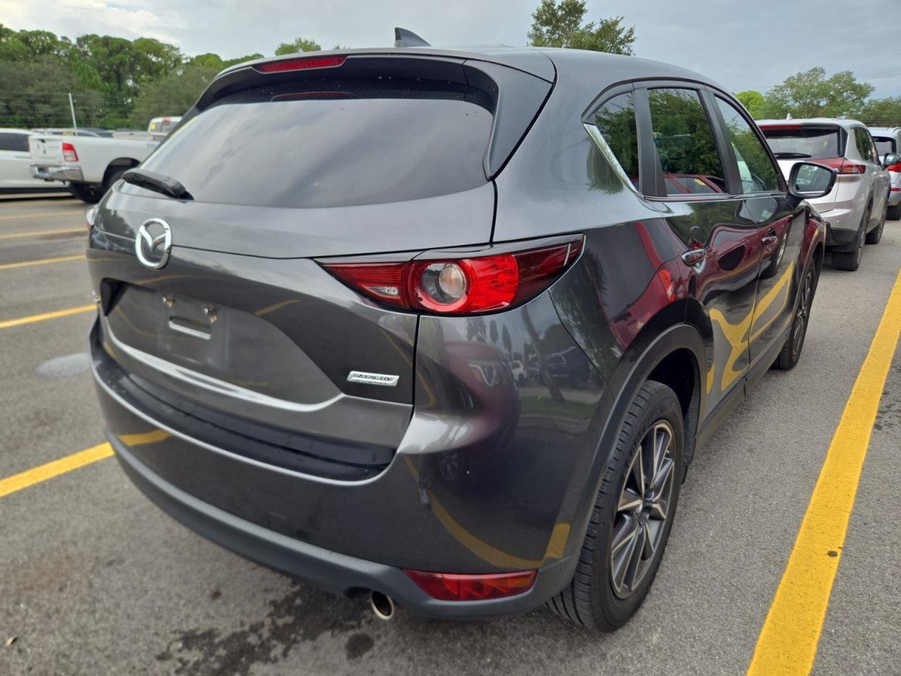 Used 2018 MAZDA CX-5 Touring w/ Preferred Equipment Package FWD image 2