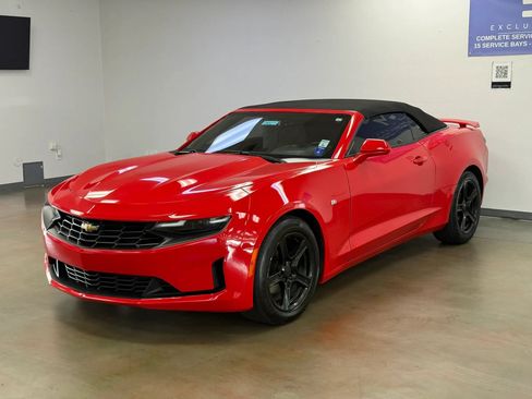 Used 2020 Chevrolet Camaro LT RWD image 2