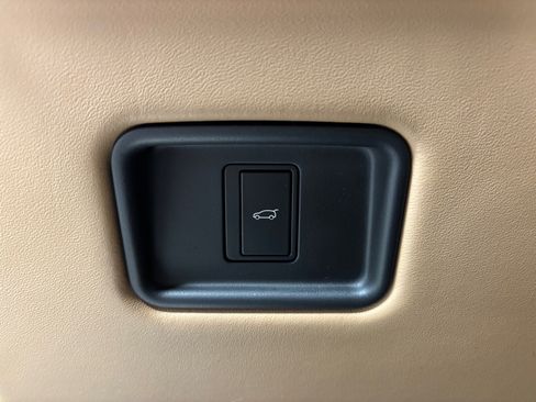 Used 2024 Land Rover Range Rover SE AWD/4WD image 21