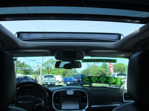 Used 2016 Chrysler 300 C AWD/4WD image 13