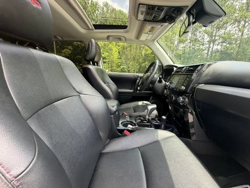 Used 2021 Toyota 4Runner Venture w/ Moonroof Package AWD/4WD image 28