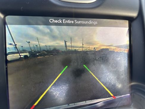 Used 2017 Chrysler 300 Limited image 14