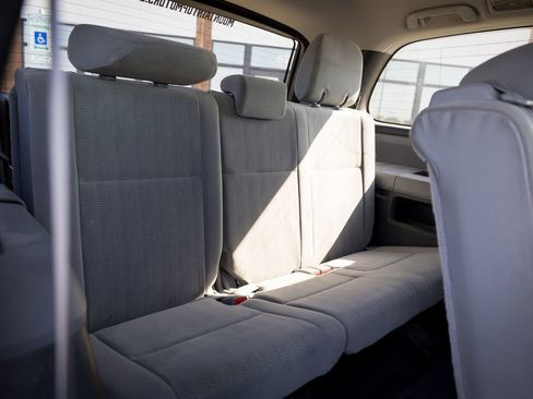Used 2017 Toyota Sequoia SR5 AWD/4WD image 28