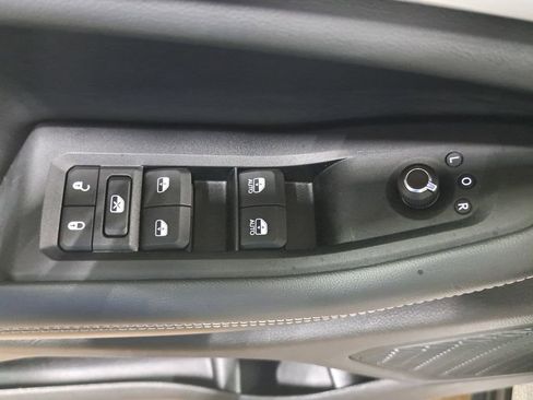 Used 2023 Jeep Grand Cherokee Limited image 30