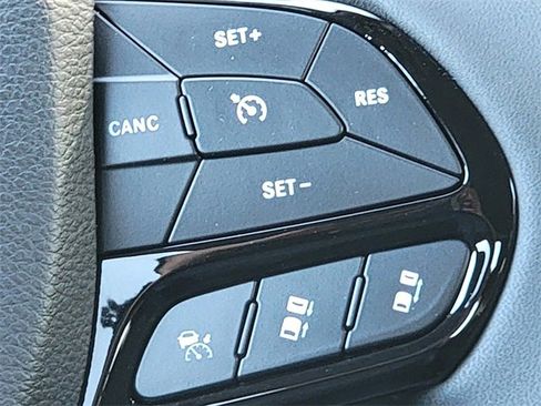 Certified 2023 Jeep Cherokee Altitude Lux image 34