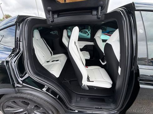 Used 2022 Tesla Model X Plaid AWD/4WD image 32