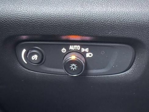 Used 2023 Chevrolet Traverse RS AWD/4WD image 22