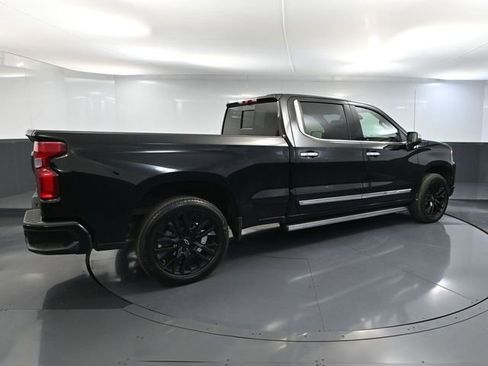 Used 2024 Chevrolet Silverado 1500 High Country w/ High Country Premium Package image 6