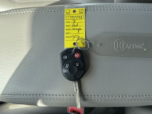 Used 2018 Ford Escape SEL AWD/4WD image 35