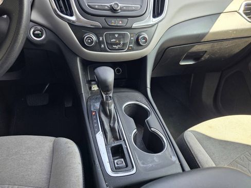 Used 2022 Chevrolet Equinox LT image 17