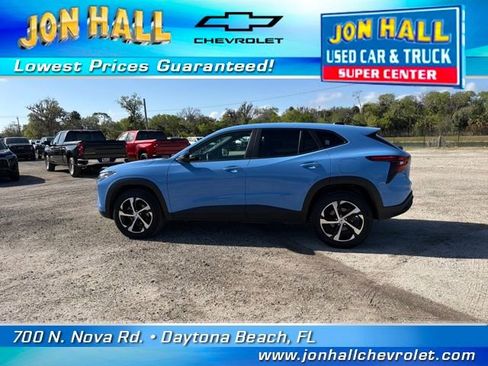 Certified 2024 Chevrolet Trax RS w/ Driver Confidence Package image 5