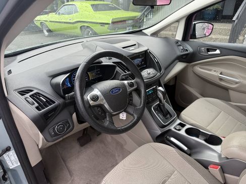 Used 2014 Ford C-MAX SE w/ Equipment Group 203A FWD image 12