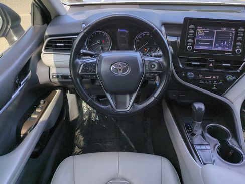 Used 2023 Toyota Camry SE FWD image 15