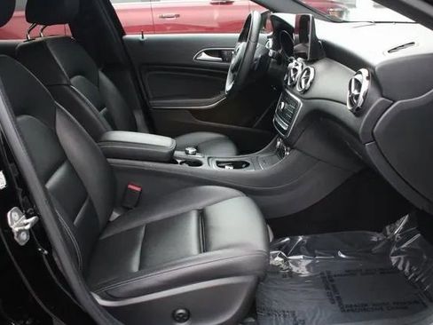 Used 2018 Mercedes-Benz GLA 250 4MATIC image 36