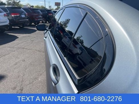 Used 2022 BMW 750i xDrive w/ Autobahn Package image 10