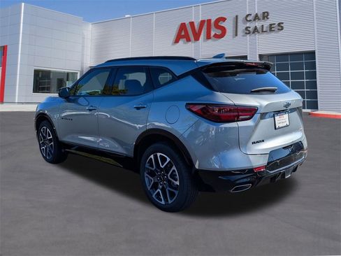 Used 2025 Chevrolet Blazer RS image 3