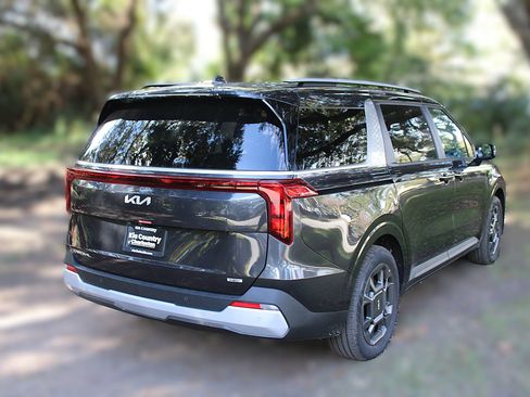 New 2026 Kia Carnival EX FWD image 10