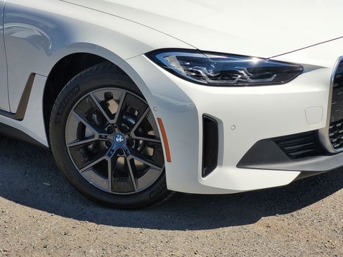 Used 2023 BMW i4 eDrive35 image 9