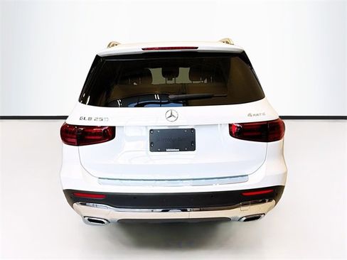 Certified 2025 Mercedes-Benz GLB 250 4MATIC image 6